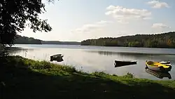 Jezioro Dąbrowskie w powiecie kartuskim