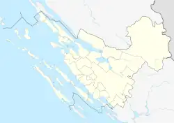 Mapa konturowa żupanii zadarskiej, na dole znajduje się punkt z opisem „Vrgada”