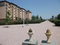 Аллея Республики (слева — улица Никиты Хрущёва). 2010 г.