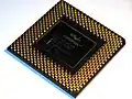 Нижняя сторона процессора Celeron-400 в корпусе PPGA