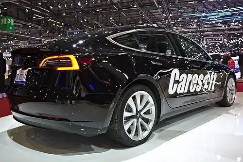 Tesla Model 3. Вид сзади